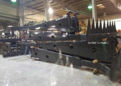 Hanson’s patented Easy Rake Silage Facers ship to a world wide network of Dealers to livestock farms.